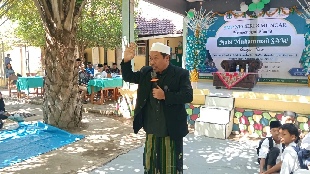 SMP Negeri 3 Muncar Peringati Maulid Nabi Muhammad SAW, Tanamkan Keteladanan Akhlak kepada Siswa