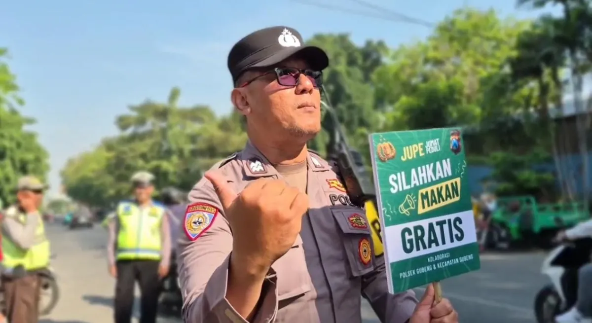 POLSEK GUBENG DAN KECAMATAN GUBENG KOLABORASI GELAR JUPE, BAGIKAN SARAPAN GRATIS UNTUK WARGA