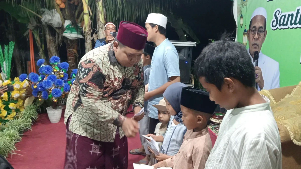 Maulid Nabi Jadi Momentum Berbagi, Mashuri Santuni Tujuh Yatim Piatu