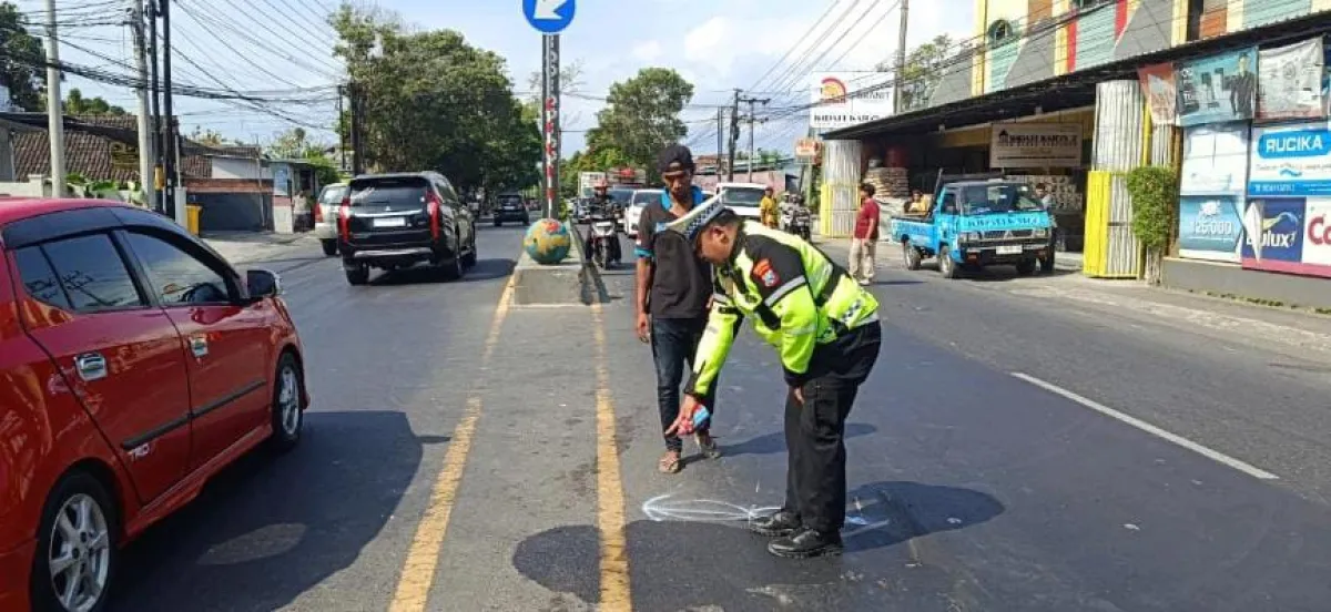 Honda Scoopy dan Truk Box Hino Terlibat Kecelakaan, Seorang Lansia Meregang Nyawa