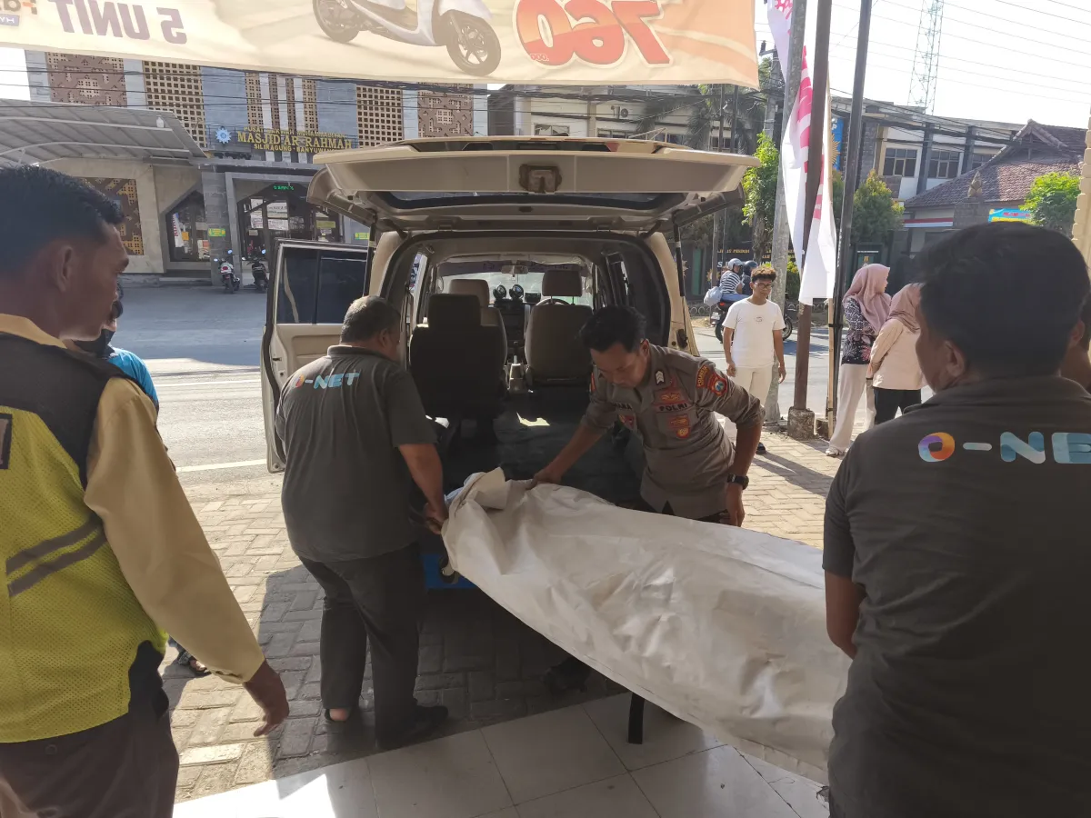 Tidur di Depan Toko, Pria Tanpa Identitas Ditemukan Meninggal di Siliragung