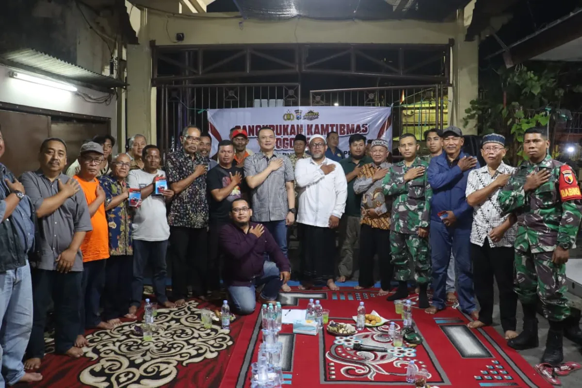 Perkuat Sinergi dengan Warga, Polres Tanjung Perak Gelar Cangkrukan Kamtibmas di Sidotopo