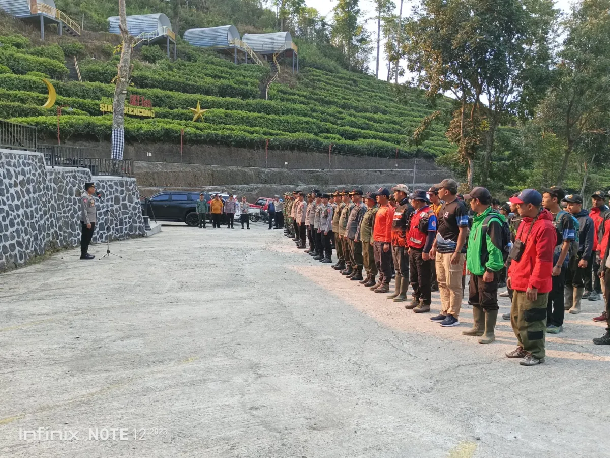 Tembus Ketinggian 1.800 MDPL, Tim Gabungan Polres Blitar Jinakkan Api di Gunung Buthak
