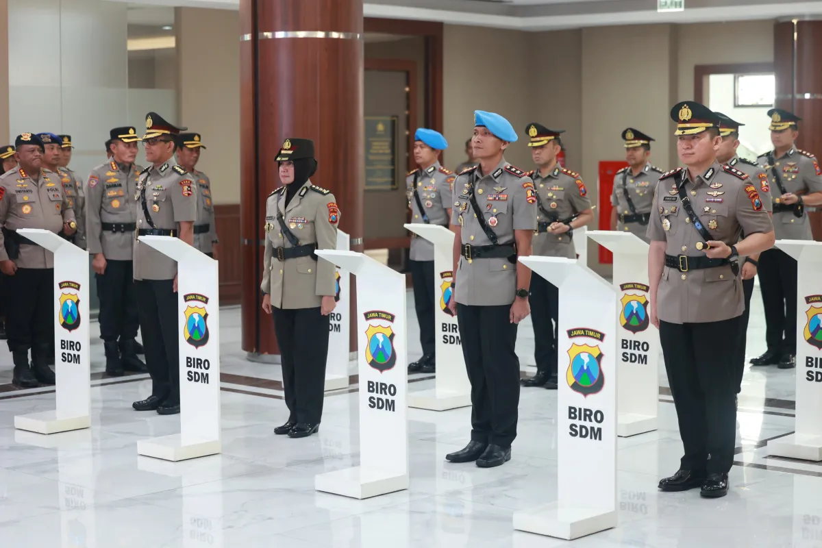 Kapolda Jatim Pimpin Sertijab Kabid TIK dan Sejumlah Kapolres Baru