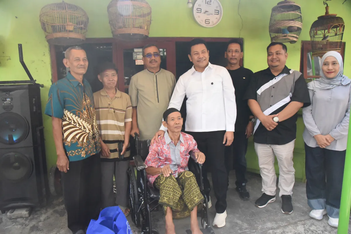 Bupati Subandi Bantu Perbaikan Rumah dan Serahkan Kursi Roda di Buduran