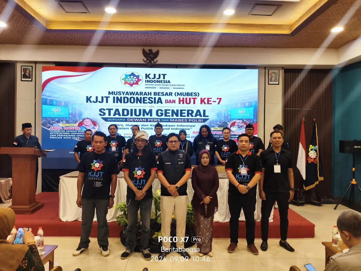 Regulasi Dan Potret Pers Di Era Disrupsi Digital menjadi sorotan Stadium General HUT ke-7 KJJT Indonesia di Surabaya.