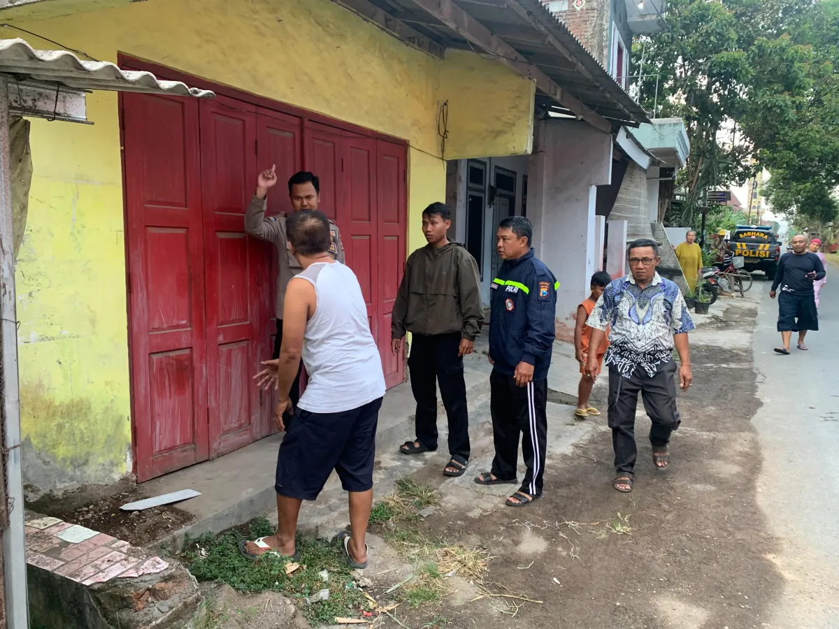 Bayi Laki-Laki Ditemukan di Depan Rumah Warga Kalibaru Wetan, Polisi Dalami Temuan