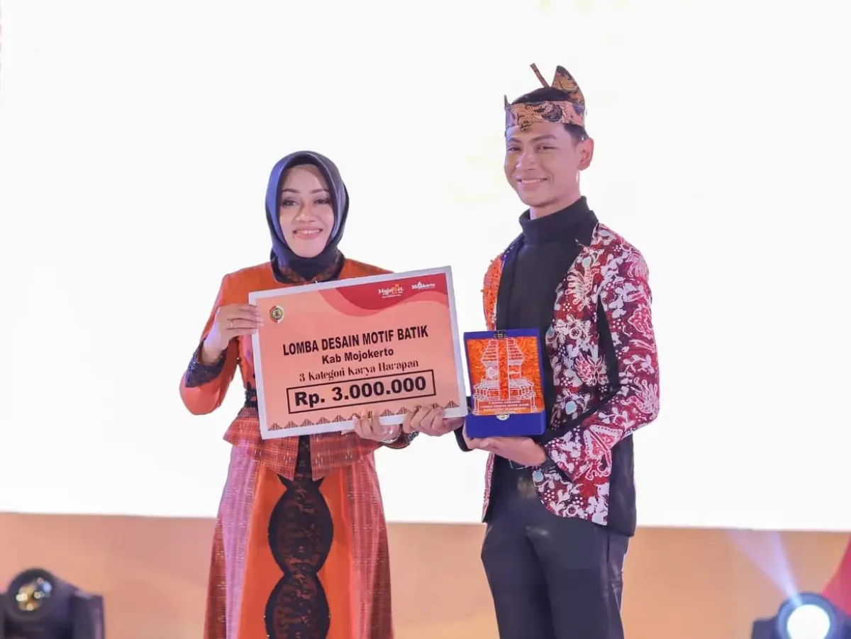 ​Ardo Suharno: Dari Cover Majalah, Entertainer Multitalenta, Hingga Raih Penghargaan Desain Batik